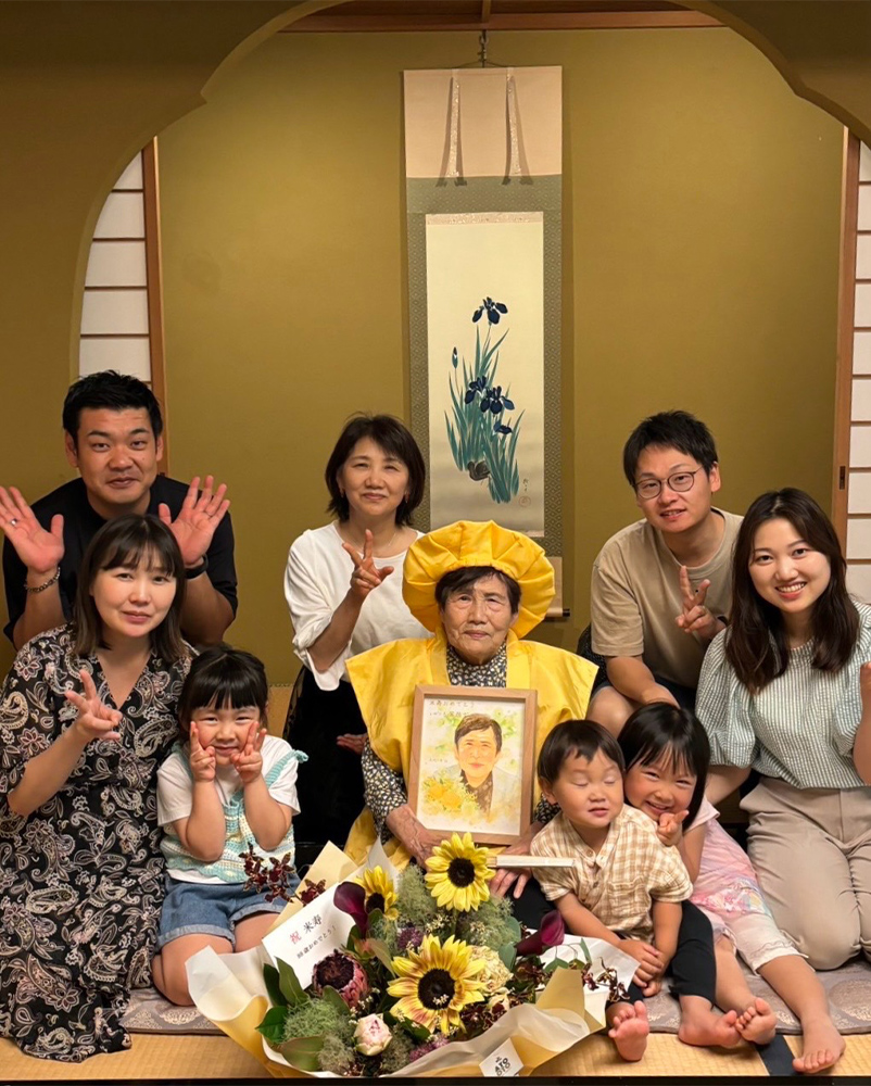 「はちさんに頼んで良かったです。祖母の一生の宝物になると思います。」 はち