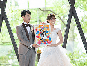 snsでぐりこ様の絵に出会ったその日から結婚式で必ず使う！！と決めていました(^^）

ゲストの方々や式場スタッフの方々に
「かわいい」「似てる！」「楽しい」 など沢山の褒め言葉を頂きました！

想像していた何百倍もの素敵な絵を描いていただき
キャンバスアートで完成させたこのウェルカムボードは
世界に一つの大切な宝物になりました?☆☆

ぐりこ様の絵に出会えたことに心から感謝しています
本当に本当にありがとうございました◎