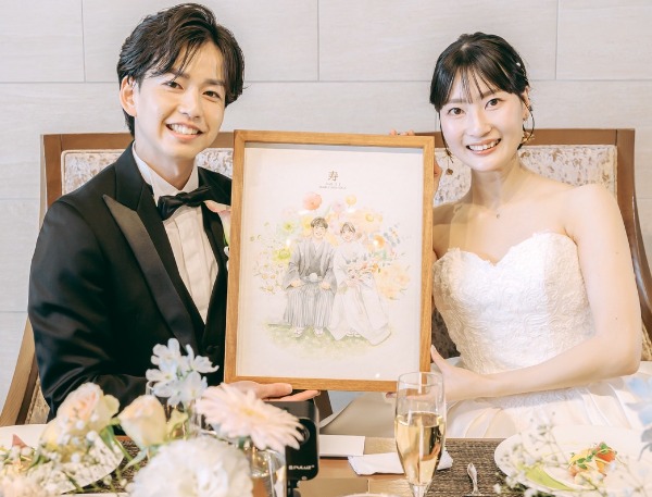 お久しぶりです。Oです。

友人の結婚式を無事に終え、手渡しで絵を贈ることができました！
すごく喜んでもらえて、暖かい気持ちになりました！

こちらの気持ちを詳細に汲み取っていただき、
絵に込めてくれたことが届いた絵を見てわかりました。
彩さんにお願いしてよかったです。

この度は本当にありがとうございました！