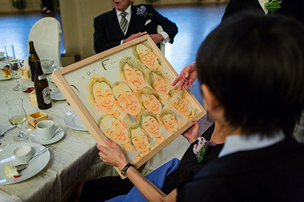 「絵がこんなに素敵なんだから自分たちも仲良くしっかり頑張ろう！と良い意味で背伸びをさせてくれる気がします。」 マッキー フジエシュンスケ