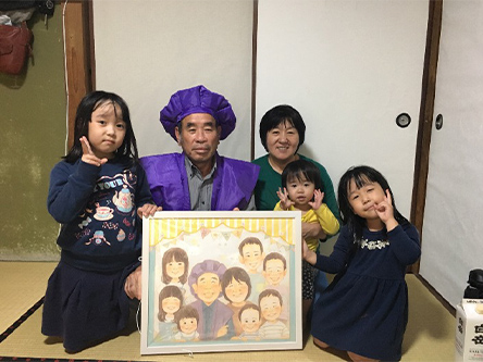 「大好きな孫達に囲まれるじぃじとばぁば」 まあこ