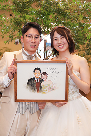 「とても温かみのあるイラストで，期待を上回っており感動しました」 ebisu