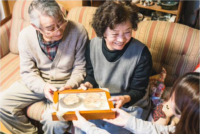 作家「はち」の長寿祝いに贈る似顔絵